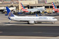 N37422 @ KPHX - United B739 taxying to its gate. - by FerryPNL