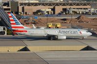 N983NN @ KPHX - American Airlines B738 taxying out - by FerryPNL