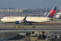 N178DN @ KLAX - Arrival of Delta B763 - by FerryPNL
