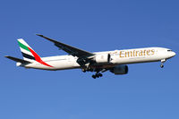 A6-ENZ @ LOWW - Emirates Boeing 777-300 - by Thomas Ramgraber