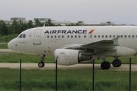 F-GUGE @ LFPG - Airbus A318-111, Taxiing, Roissy Charles De Gaulle airport (LFPG-CDG) - by Yves-Q