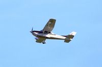 F-HFBD @ LFBD - Cessna 182T Skylane, Take off rwy 23, Bordeaux-Mérignac airport (LFBD-BOD) - by Yves-Q
