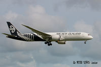 ZK-NZM @ NZAA - Air New Zealand Ltd., Auckland - by Peter Lewis