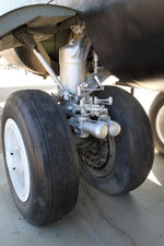 55-0679 @ RIV - landing gear - by olivier Cortot