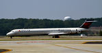 N957DN @ KATL - Landing Atlanta - by Ronald Barker