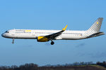 EC-MQL @ VIE - Vueling - by Chris Jilli