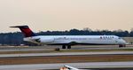 N901DE @ KATL - Landing Atlanta - by Ronald Barker