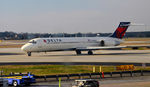 N906AT @ KATL - Taxi Atlanta - by Ronald Barker