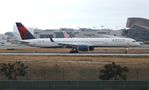 N584NW @ KLAX - LAX 2018