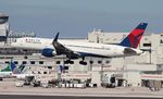 N688DL @ KMIA - MIA 2014 - by Florida Metal