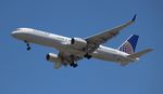 N18119 @ KLAX - United 757-224 - by Florida Metal