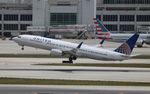 N62883 @ KMIA - United 737-924 - by Florida Metal