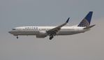 N87512 @ KLAX - United 737-824 - by Florida Metal