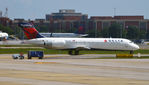 N944AT @ KATL - Taxi Atlanta - by Ronald Barker