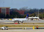 N160SY @ KATL - Landing Atlanta - by Ronald Barker
