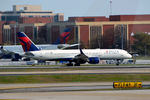 N540US @ KATL - Landing Atlanta - by Ronald Barker