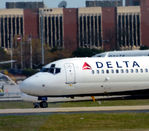 N906AT @ KATL - Taxi Atlanta - by Ronald Barker