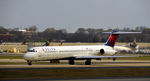 N921DL @ KATL - Taxi Atlanta - by Ronald Barker