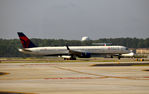 N592NW @ KATL - Landing Atlanta - by Ronald Barker