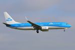 PH-BXW @ EHAM - Landing of KLM B738 - by FerryPNL