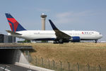 N169DZ @ LFPG - at cdg - by Ronald