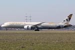 A6-BME @ EHAM - at spl - by Ronald