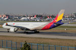 HL8258 @ LTBA - at ist - by Ronald