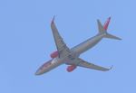 G-DRTN - Jet2 operated 737 over Amwell Herts, turning for Stansted Airport, Essex - by Chris Holtby