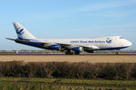 B-2433 @ EHAM - at spl - by Ronald