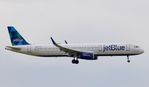 N985JT @ KEWR - Flight from Los Angeles LAX - by klimchuk