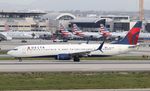 N812DN @ KLAX - Boeing 737-932/ER