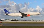 LN-RKS @ KMIA - SAS A333 zx - by Florida Metal