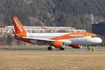 G-EZOM @ LOWI - easyJet A320 - by Andreas Ranner