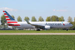 N319AA @ EHAM - at spl - by Ronald