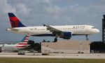 N359NW @ KFLL - DAL A320 zx JFK-FLL - by Florida Metal