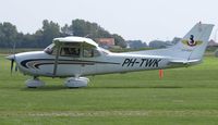 PH-TWK @ EHTX - taxi to rwy
new colour - by Volker Leissing