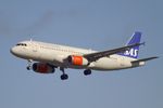 OY-KAN @ EDDF - Airbus A320-232 of SAS on final approach to Frankfurt-Main airport