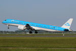 PH-NXD @ EHAM - at spl - by Ronald
