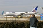 N27901 @ KORD -  B788 United Airlines,Boeing 787-8 N27901, lining up on RWY 22L KORD - by Mark Kalfas