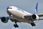 N777UA @ KORD - United Airlines B772 Boeing 777-222 N777UA KORD - by Mark Kalfas