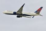 N172DZ @ KLAX - B763 Delta Airlines BOEING 767-300 N172DZ DAL488 LAX-ATL - by Mark Kalfas