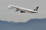 9V-SWZ @ KLAX - B77W Singapore Airlines BOEING 777-300ER 9V-SWZ SIA11 LAX-NRT - by Mark Kalfas