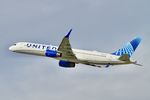 N13113 @ KLAX - B752 United Airlines Boeing 757-200 N13113 UAL432 LAX-IAH - by Mark Kalfas