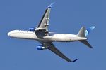 N676UA @ KORD - B763 United Airlines Boeing 767-322 N676UA UAL3862 ORD-IAD - by Mark Kalfas