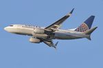 N17752 @ KORD - B737 United Airlines Boeing 737-724 N17752 UAL356 ORD-LGA - by Mark Kalfas