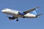 N487UA @ KORD - A320 United Airlines Airbus A320-232 N487UA UAL2076 DCA-ORD - by Mark Kalfas