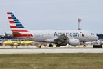 N724UW @ KORD - A318 American Airlines Airbus A319-112N724UW AAL1920 PHL-ORD - by Mark Kalfas