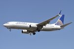 N76504 @ KORD - B738 United Airlines Boeing 737-824 N76504 UAL1796 MCI-ORD - by Mark Kalfas