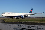 N824NW @ EHAM - at spl - by Ronald