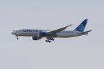 N791UA @ LFPG - Boeing 777-222, Short approach rwy 08R, Roissy Charles De Gaulle airport (LFPG-CDG) - by Yves-Q